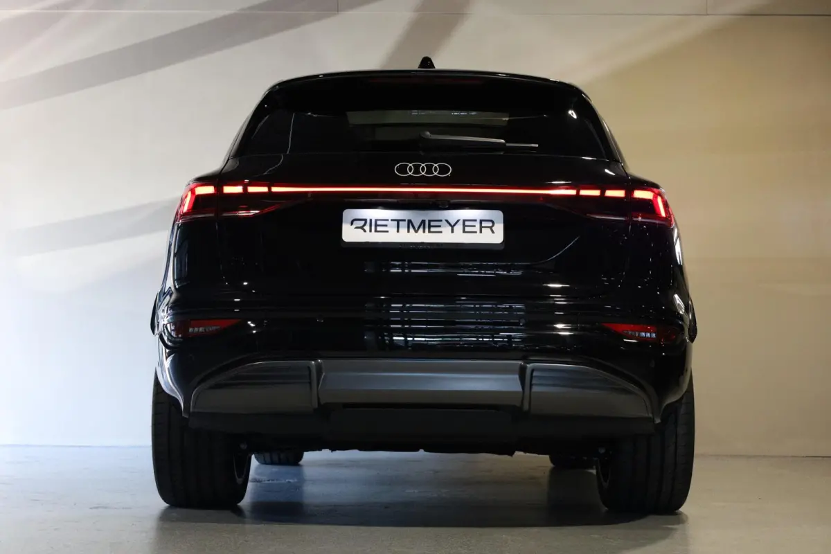 S edition performance 100 kWh |Pano |Elektr. Trekhaak |360° |Memory |Sfeer |ACC