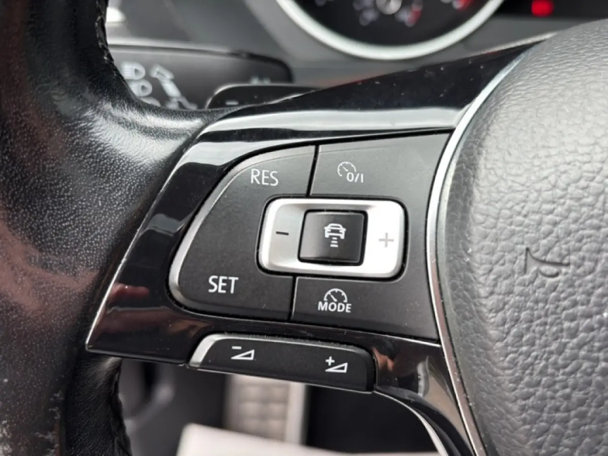 1.4 TSI DSG HIGHLINE PANO-DAK/NAVI/STOELVERW/ACC/PDC
