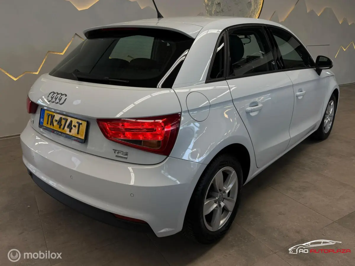 1.0 TFSI Advance Navigatie/Parkeersensoren