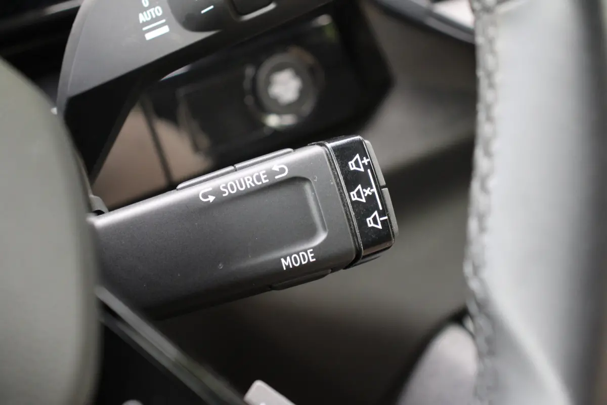 1.2 E-Tech full hybrid 200 evolution | 1E EIGENAAR | NL-AUTO! | STOELVERWARMING | DODE HOEK DETECTIE | CAMERA | PARK SENSOR