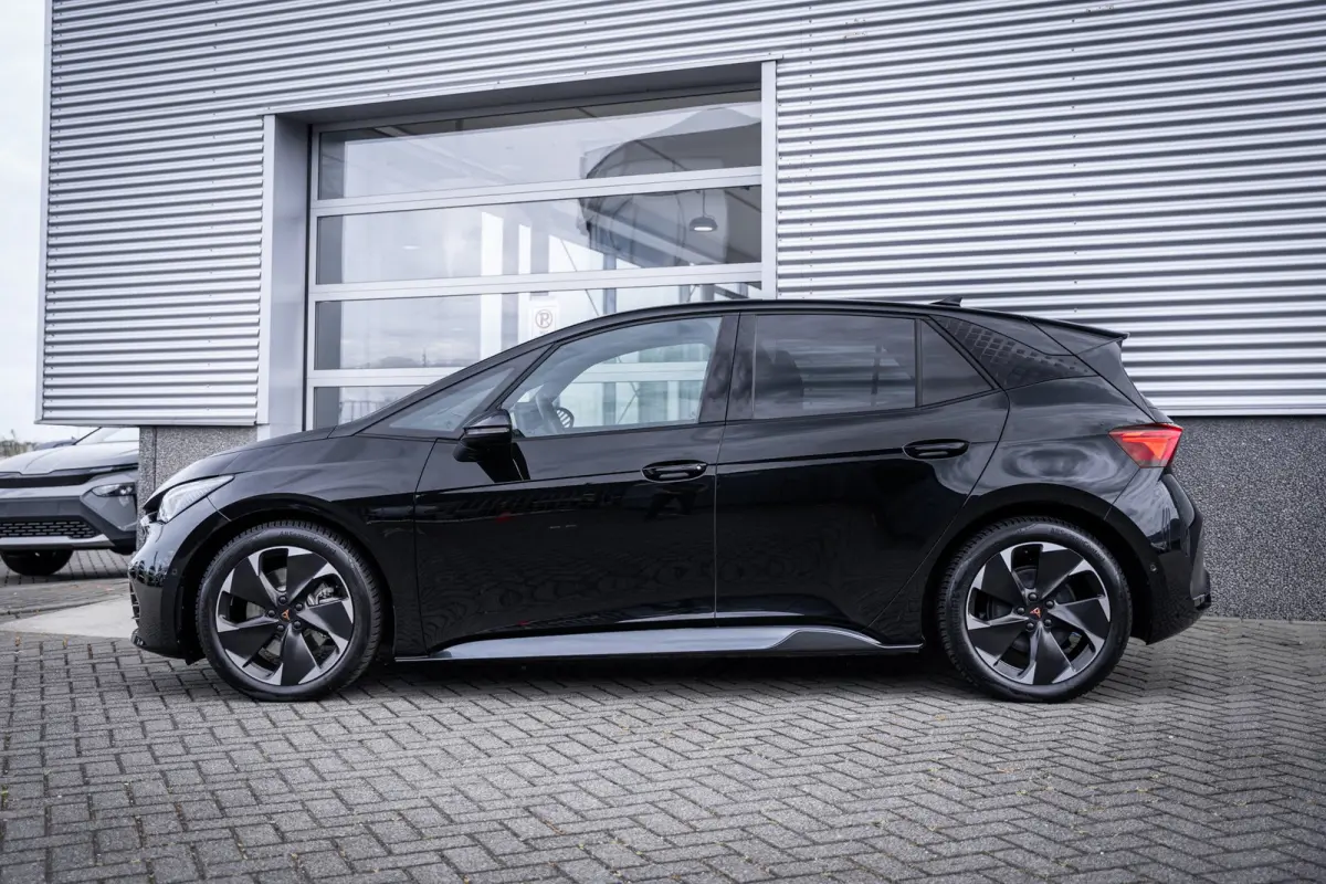 82kwh Business + SOH 100% | Achteruitrijcamera | Cruise control adaptief met Stop&Go en stuurhulp | Lichtmetalen velgen 19"
