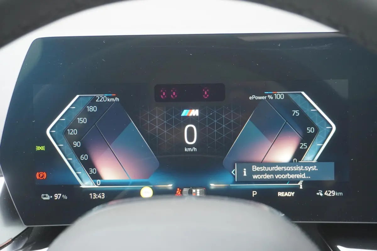 eDrive20 67 | M Sportpakket | Comfort Pack | 20 inch Multispaak | Trekhaak met elektrisch wegklapbare kogel | Glazen panoramadak | Harman-Kardon sound system