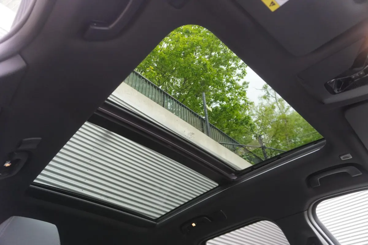 eDrive20 67 | M Sportpakket | Comfort Pack | 20 inch Multispaak | Trekhaak met elektrisch wegklapbare kogel | Glazen panoramadak | Harman-Kardon sound system
