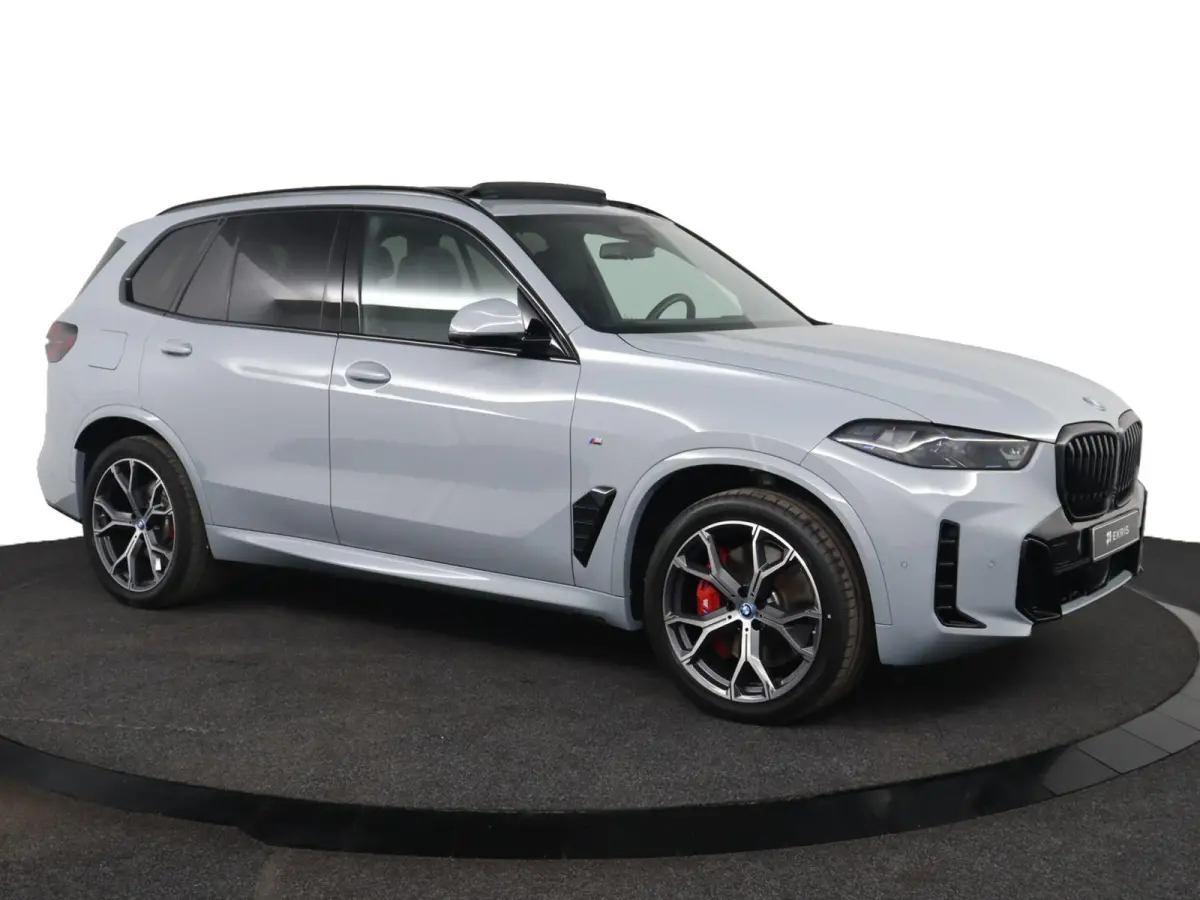 xDrive50e | SOH 100% | M Sport Pro | Skylounge Panoramadak | Driving Assistant Professional | Soft-Close | Achterasbesturing | Comfortstoelen |