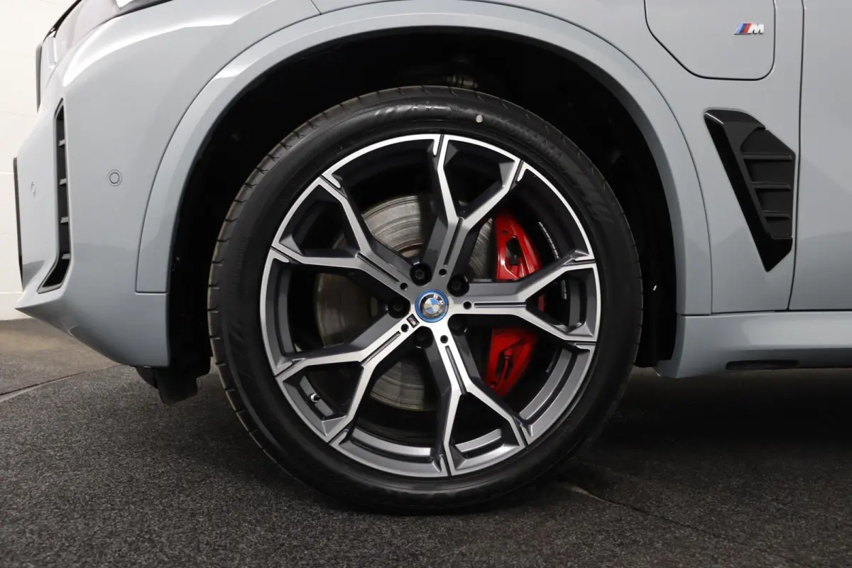 xDrive50e | SOH 100% | M Sport Pro | Skylounge Panoramadak | Driving Assistant Professional | Soft-Close | Achterasbesturing | Comfortstoelen |