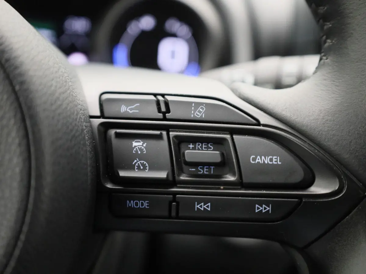1.5 Hybrid Business Plus | Automaat | LMV | Navigatie | Parkeer sensoren | Bluetooth | Climate control | DAB | Cruise control | Camera | Head up |