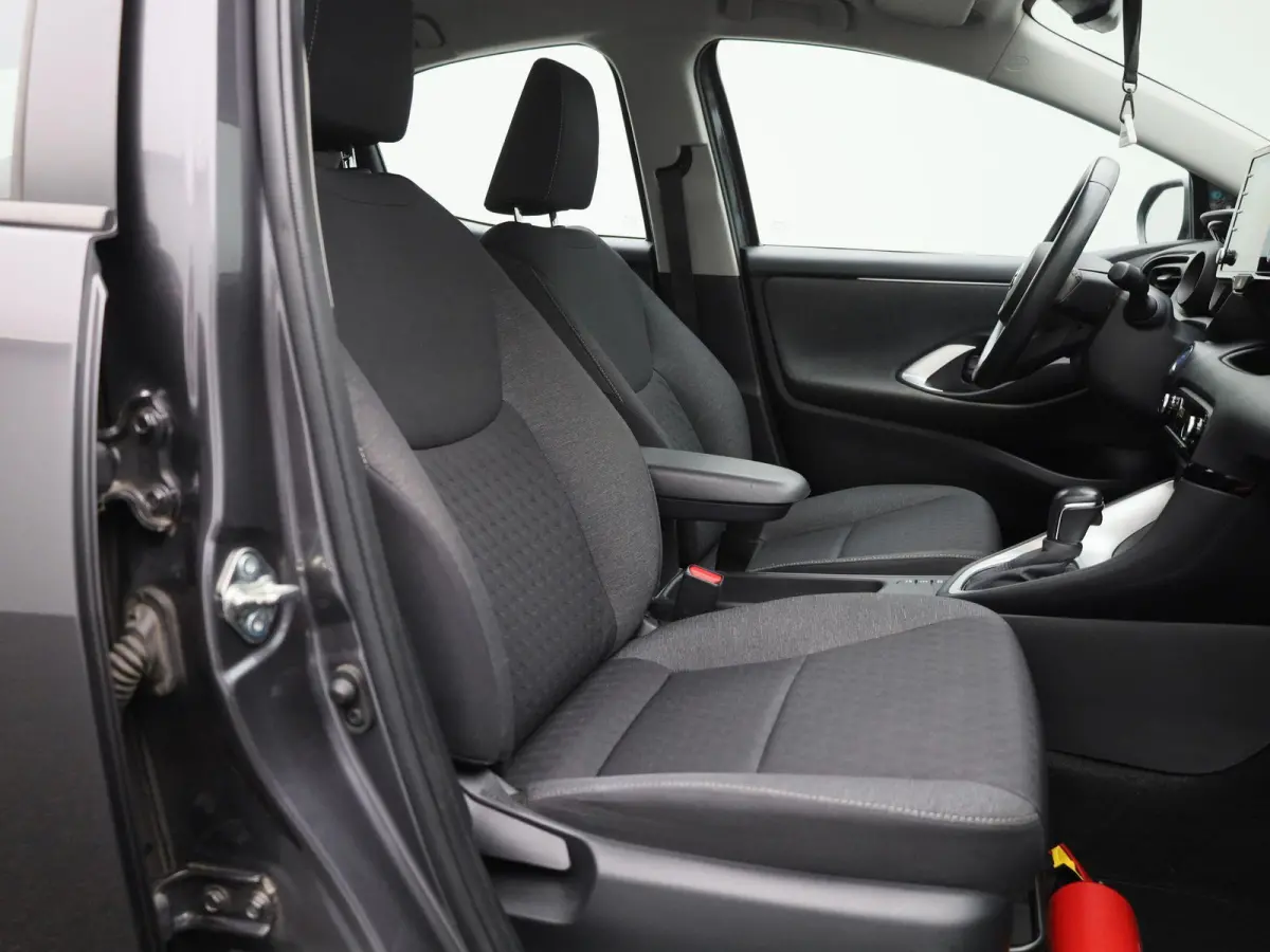 1.5 Hybrid Business Plus | Automaat | LMV | Navigatie | Parkeer sensoren | Bluetooth | Climate control | DAB | Cruise control | Camera | Head up |
