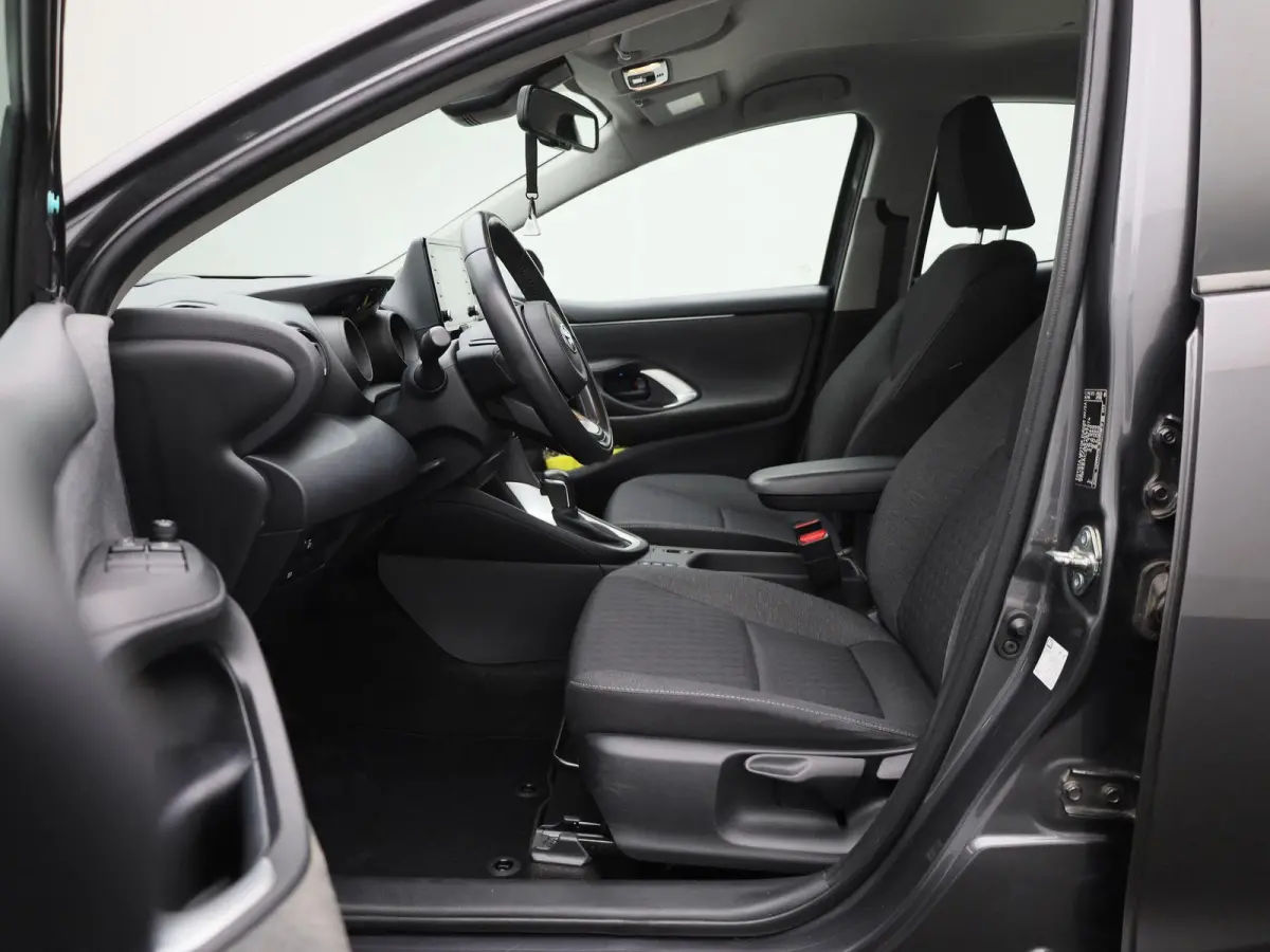 1.5 Hybrid Business Plus | Automaat | LMV | Navigatie | Parkeer sensoren | Bluetooth | Climate control | DAB | Cruise control | Camera | Head up |