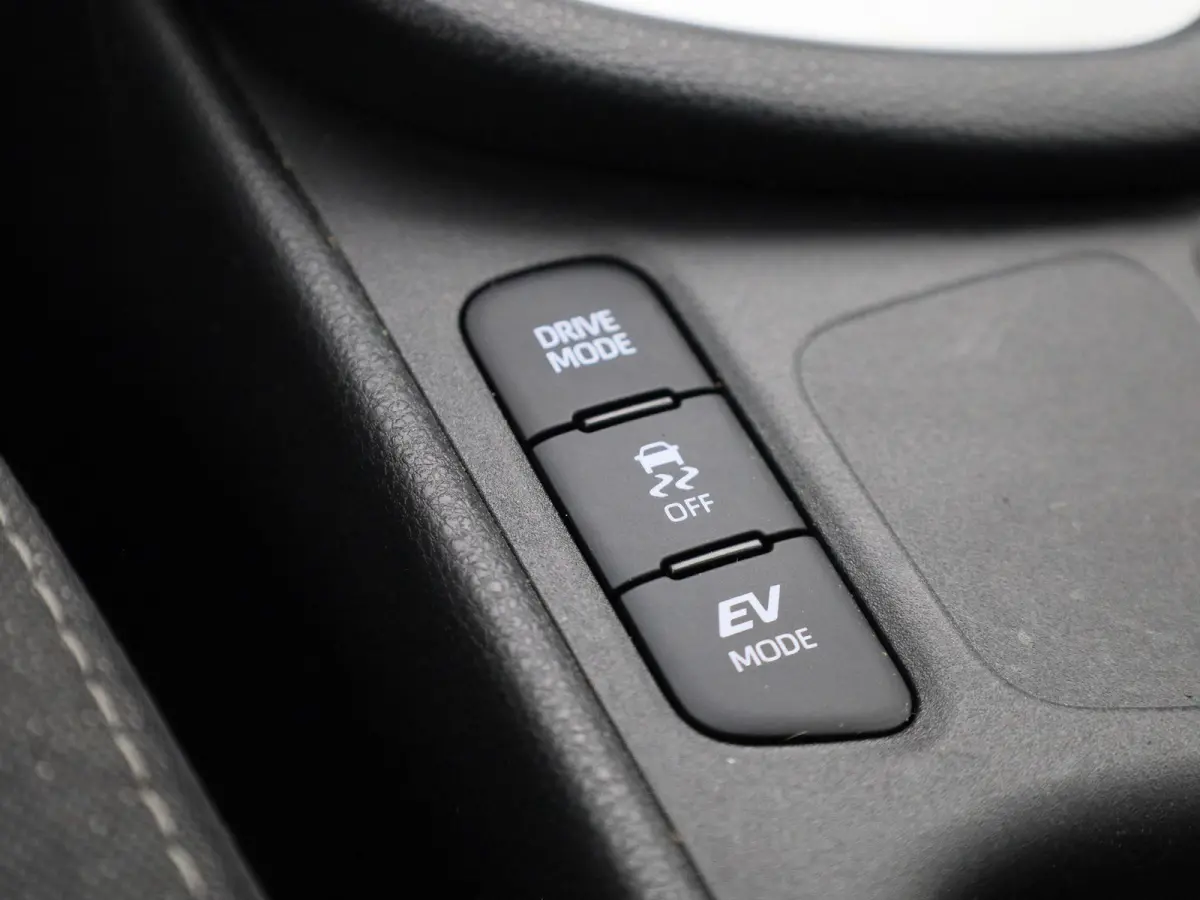 1.5 Hybrid Business Plus | Automaat | LMV | Navigatie | Parkeer sensoren | Bluetooth | Climate control | DAB | Cruise control | Camera | Head up |