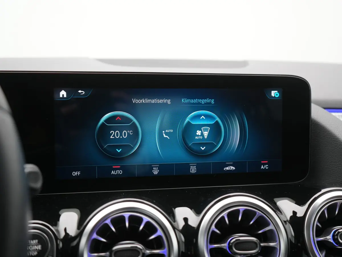 250 e Business Line PHEV 218pk Dealer O.H. | Trekhaak Af Fabriek | Camera | Sportstoelen Verwarmd | Sfeerverlichting | Apple Carplay | Navigatie | DAB | Virtual | 18"L.M | Plug In Hybrid |