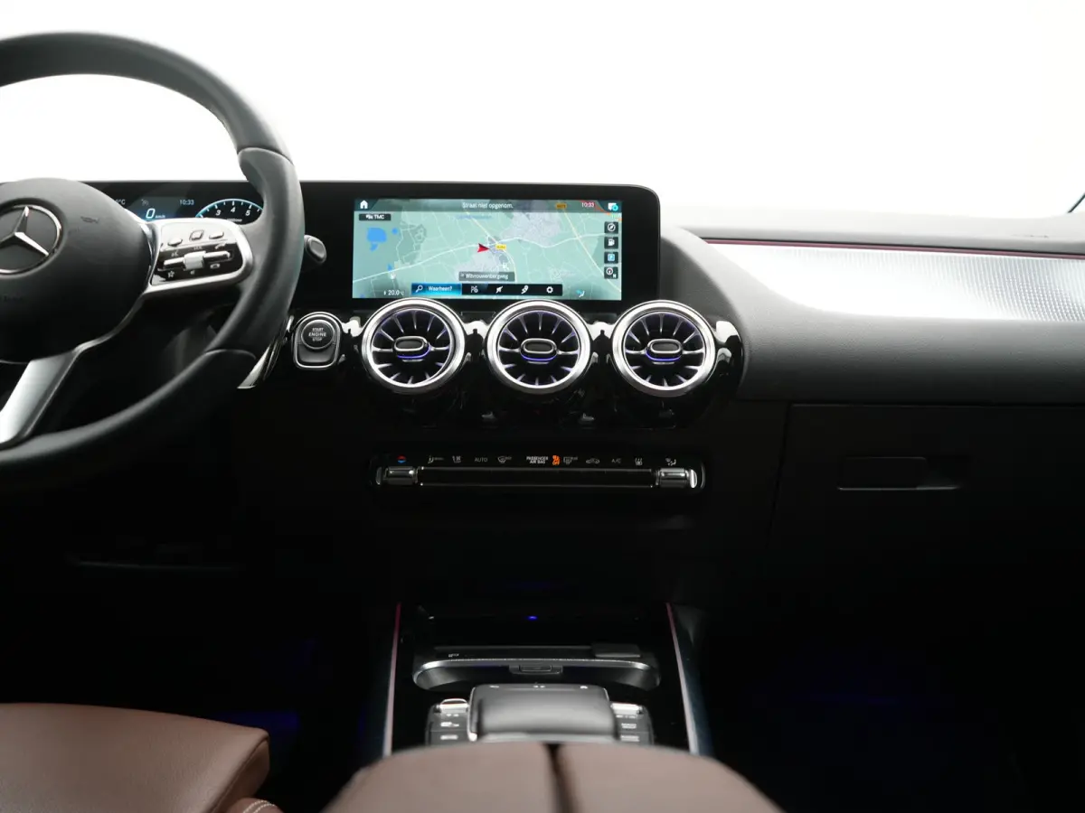 250 e Business Line PHEV 218pk Dealer O.H. | Trekhaak Af Fabriek | Camera | Sportstoelen Verwarmd | Sfeerverlichting | Apple Carplay | Navigatie | DAB | Virtual | 18"L.M | Plug In Hybrid |