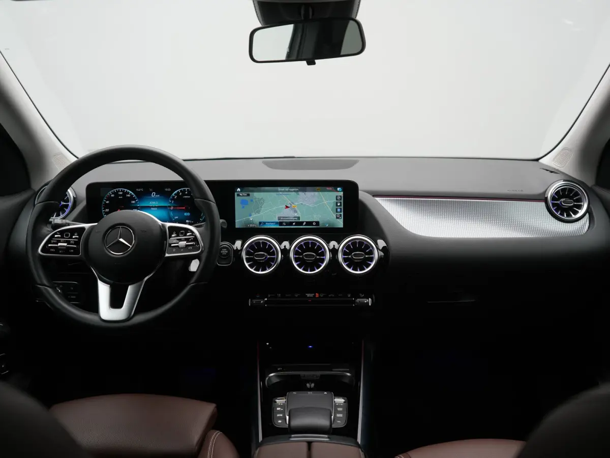 250 e Business Line PHEV 218pk Dealer O.H. | Trekhaak Af Fabriek | Camera | Sportstoelen Verwarmd | Sfeerverlichting | Apple Carplay | Navigatie | DAB | Virtual | 18"L.M | Plug In Hybrid |