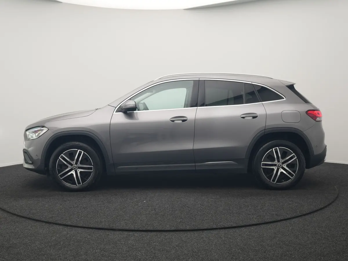 250 e Business Line PHEV 218pk Dealer O.H. | Trekhaak Af Fabriek | Camera | Sportstoelen Verwarmd | Sfeerverlichting | Apple Carplay | Navigatie | DAB | Virtual | 18"L.M | Plug In Hybrid |