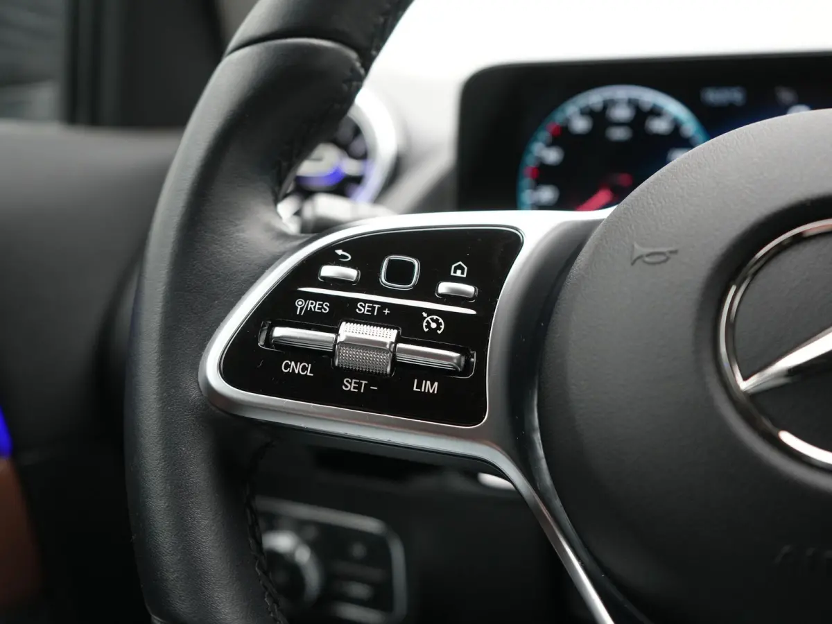 250 e Business Line PHEV 218pk Dealer O.H. | Trekhaak Af Fabriek | Camera | Sportstoelen Verwarmd | Sfeerverlichting | Apple Carplay | Navigatie | DAB | Virtual | 18"L.M | Plug In Hybrid |