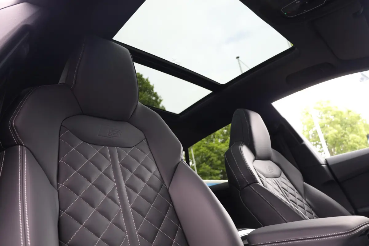 55 TFSI e quattro Pro Line S |Pano |RS Zetels |Softcolse |Luchtvering |4 Wiel Best. |B&O |Memory |360° |Sfeer