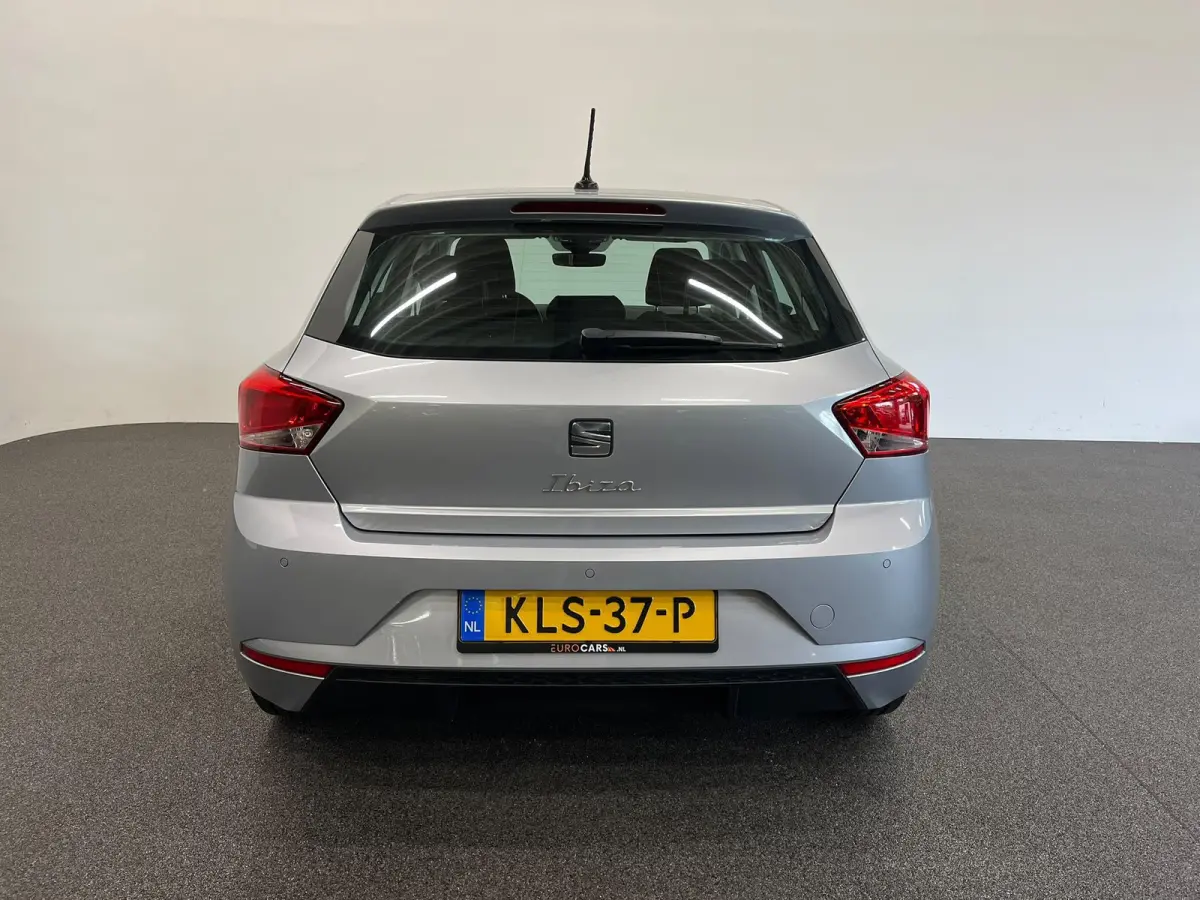 1.0 TSI 110 pk DSG Urban Silver Full LED Navi 9,2 inch CarPlay Climatronic PDC Cruise Lane Assist Front Assist DAB+ 15 inch LMV