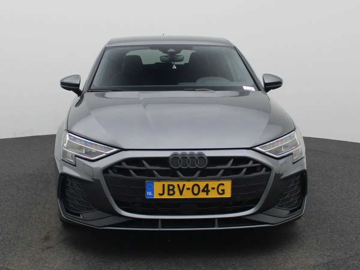 40 TFSI e S edition 204 PK | Adaptive cruise control | Navigatie | Sonos | Climate control | Achteruitrijcamera | Head-up display | Stoelverwarming | Optiekpakket zwart plus | Ledkoplampen |