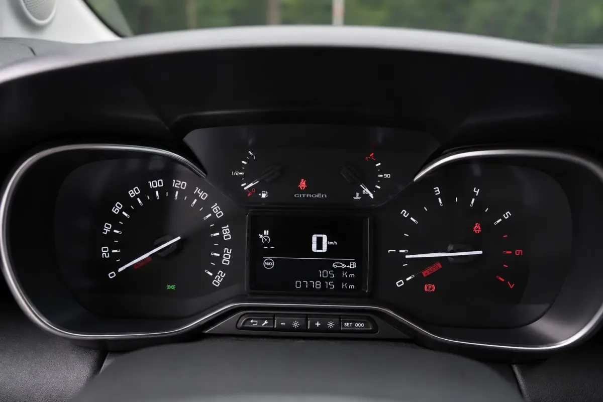 1.2 PureTech Feel | Climate | Cruise | Bluetooth