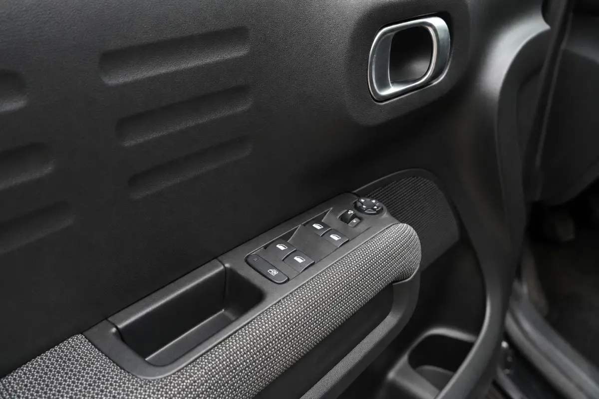 1.2 PureTech Feel | Climate | Cruise | Bluetooth