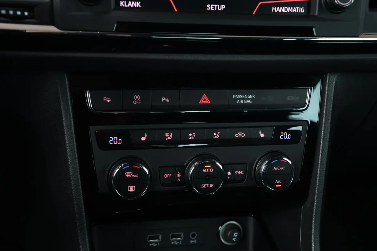 1.4 EcoTSI Xcellence CARPLAY | CRUISE | LED