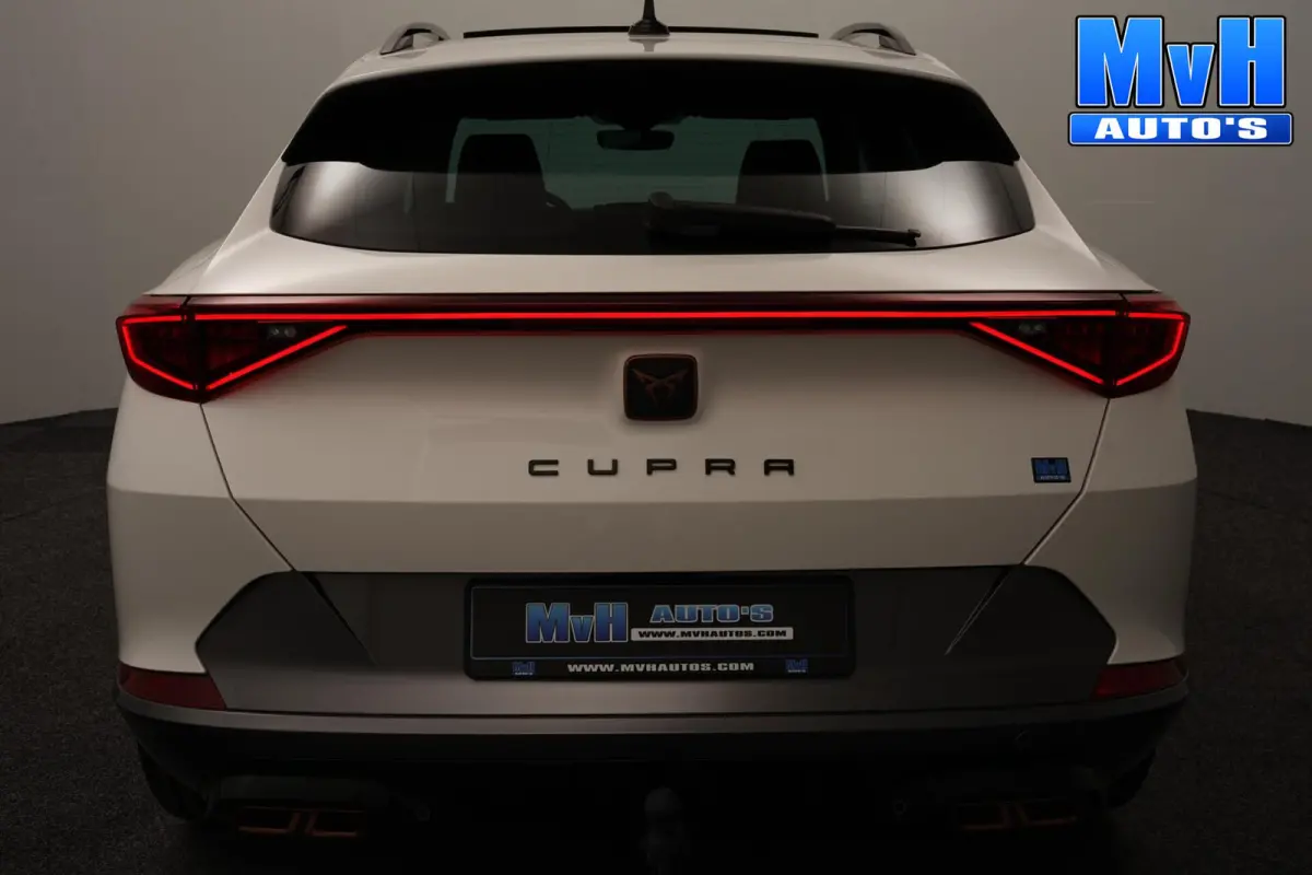 1.4 PHEV|PANO|STUUR.VERW|TREKHAAK|CAM|SOH91%