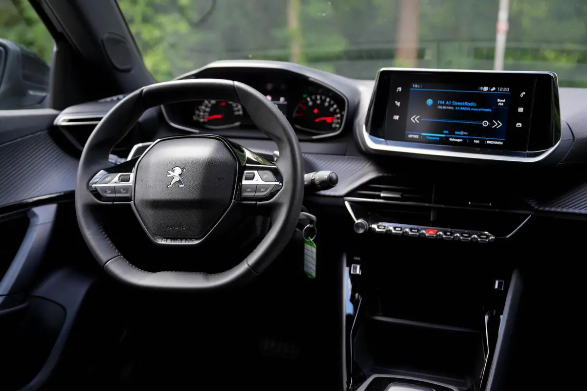 1.2 PureTech Active Pack | Camera | Carplay | Navi | Cruise