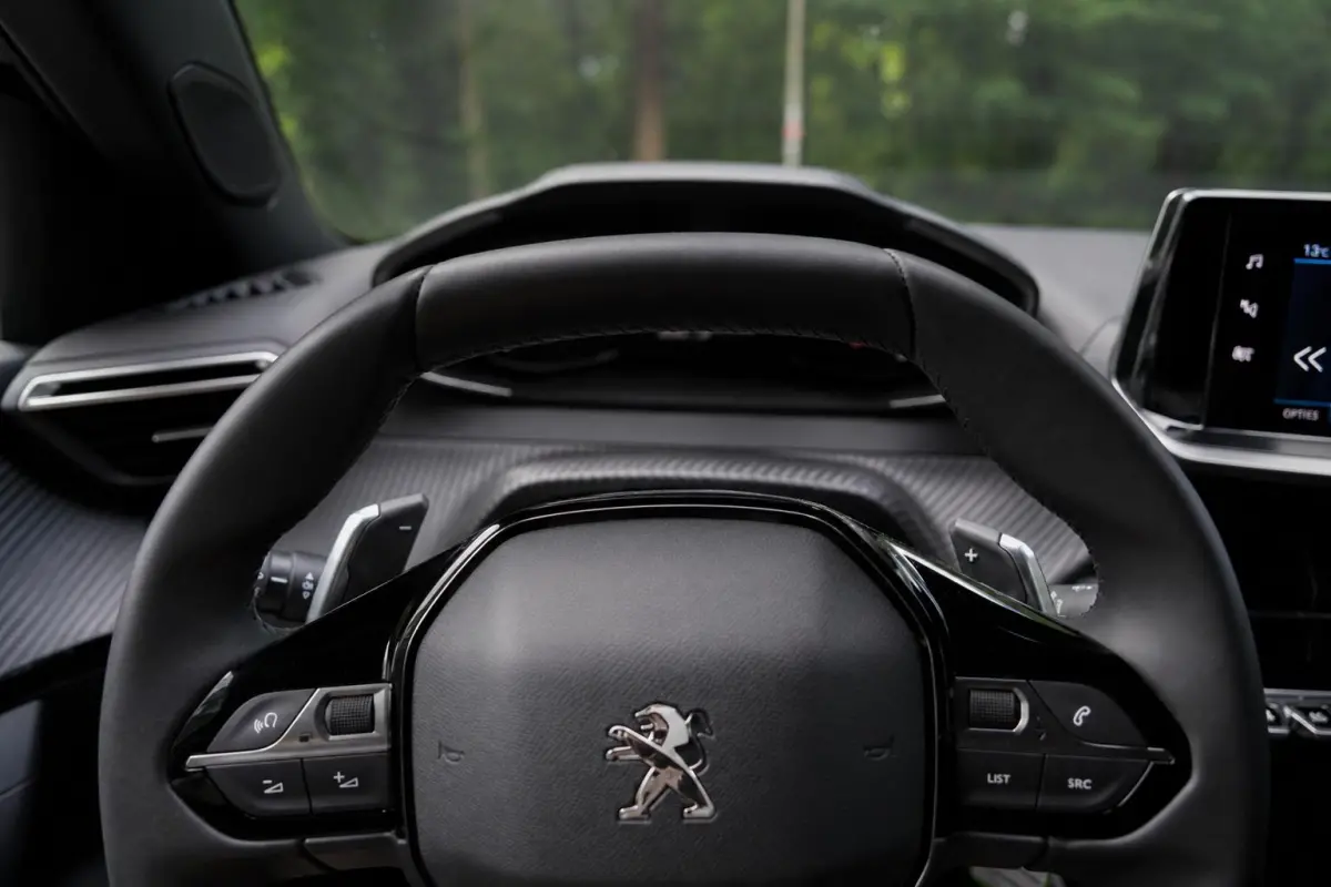 1.2 PureTech Active Pack | Camera | Carplay | Navi | Cruise