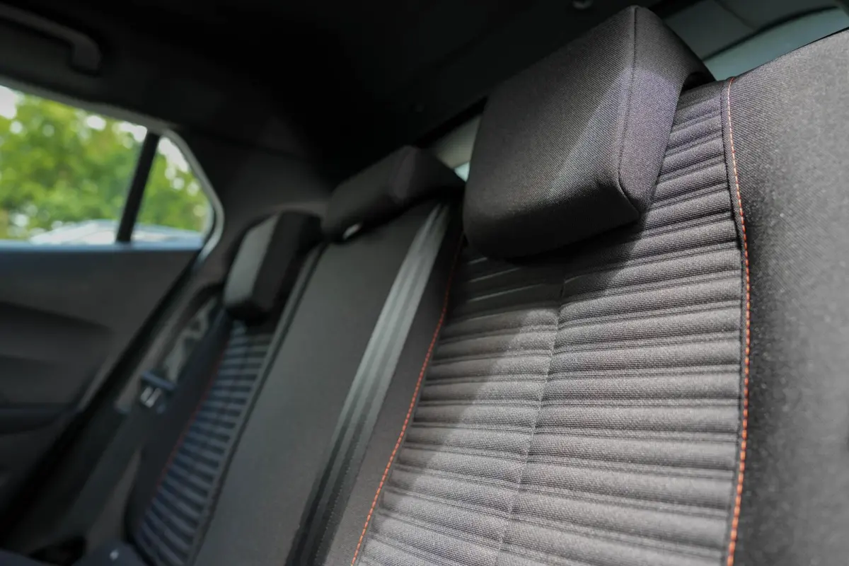 1.2 PureTech Active Pack | Camera | Carplay | Navi | Cruise