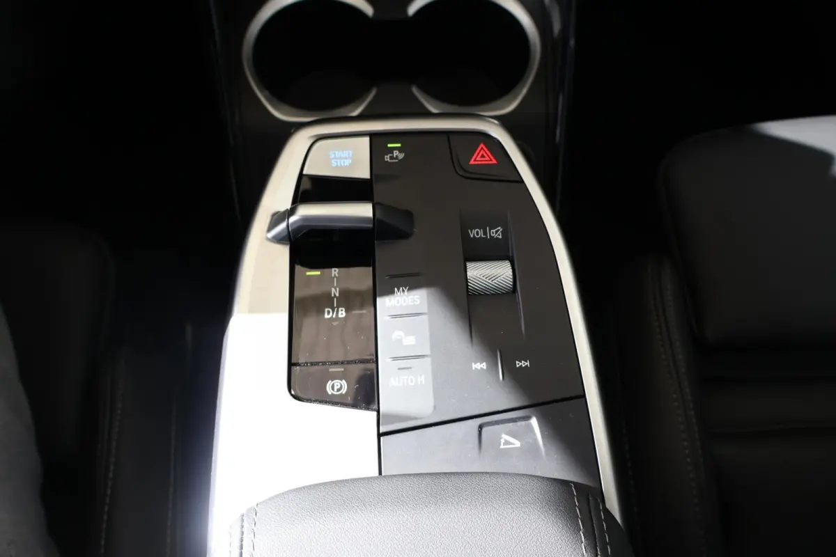 eDrive20 | SOH 100% | M Sportpakket Pro | Harman/Kardon | Head-Up Display | Driving Assistant Plus | Iconic Glow