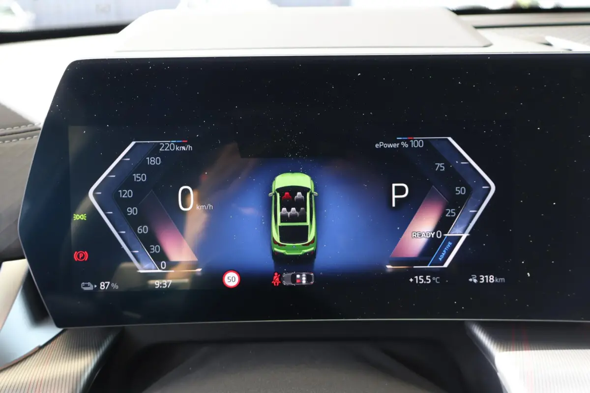 eDrive20 | SOH 100% | M Sportpakket Pro | Harman/Kardon | Head-Up Display | Driving Assistant Plus | Iconic Glow