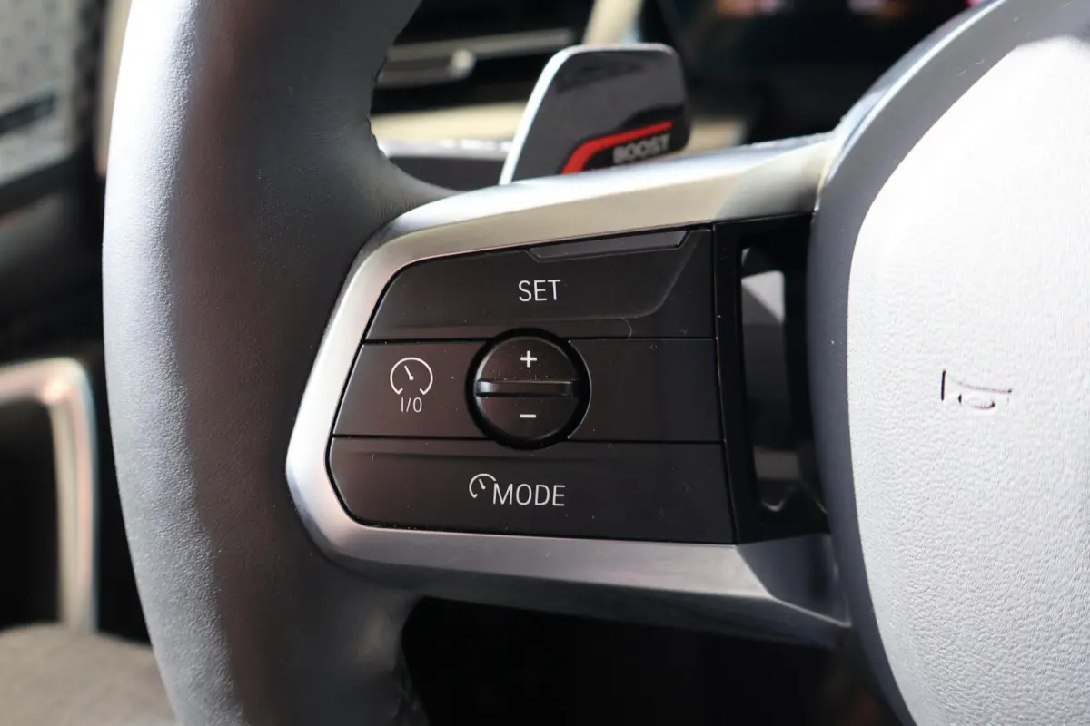 eDrive20 | SOH 100% | M Sportpakket Pro | Harman/Kardon | Head-Up Display | Driving Assistant Plus | Iconic Glow