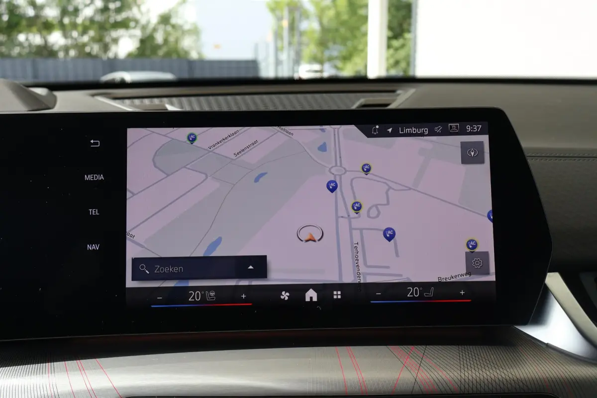 eDrive20 | SOH 100% | M Sportpakket Pro | Harman/Kardon | Head-Up Display | Driving Assistant Plus | Iconic Glow