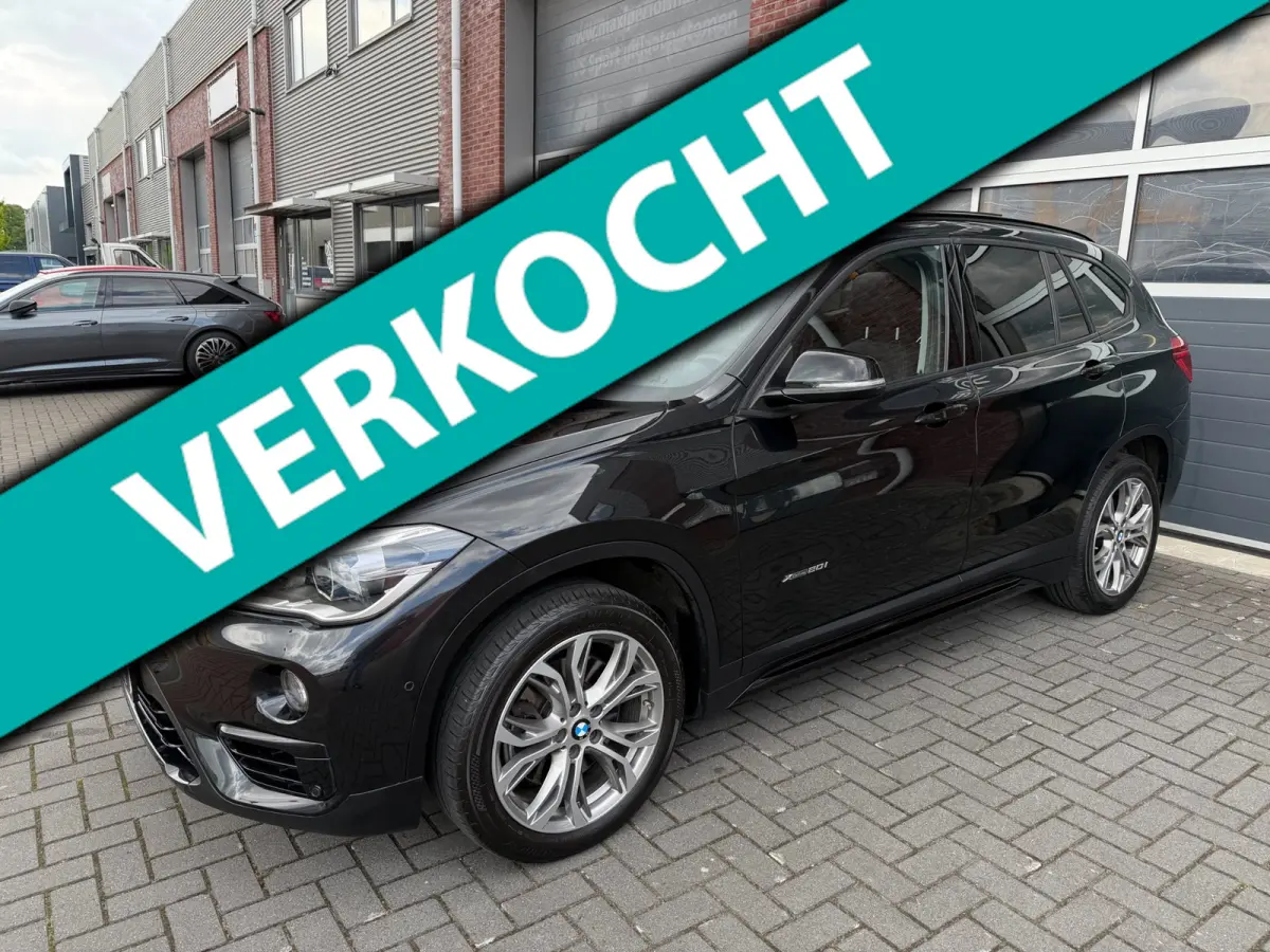 XDrive20i LED Pano Navi Trekhaak Stoelvw PDC Keyless