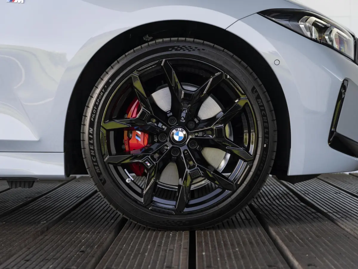330e | M Sportpakket Pro | Innovation Pack | 19 inch | Stuurwielrand verwarmd | Glazen panoramadak | Trekhaak | Adaptive Cruise Control | Parking Assistant Plus