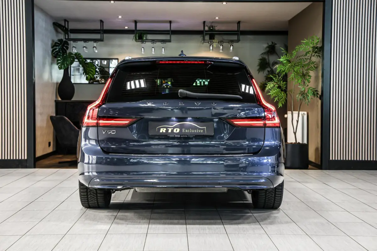 2.0 B4 Business Pro LEER TREKHAAK CAMERA CARPLAY NAVI ADAPTIEF CRUISE.