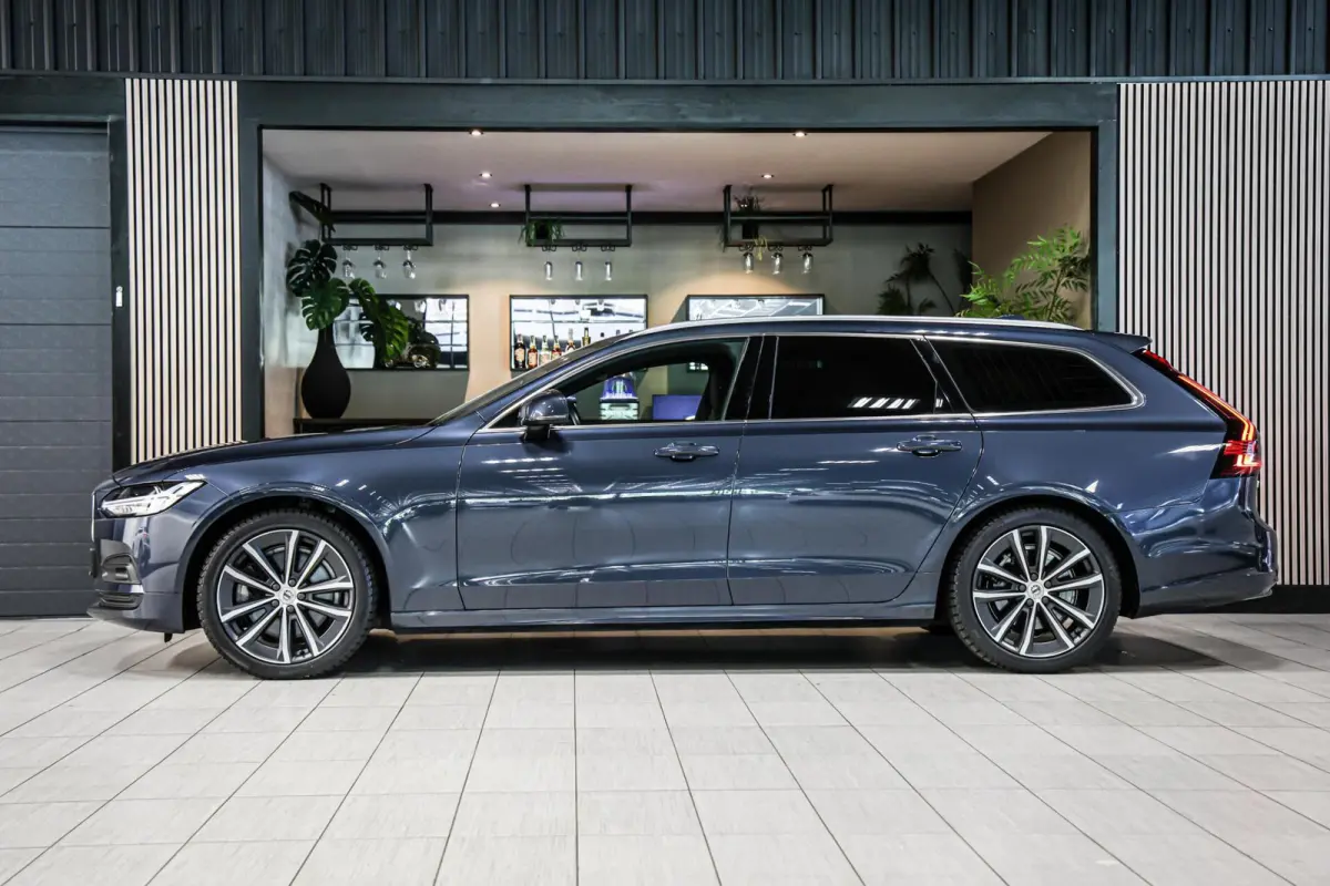 2.0 B4 Business Pro LEER TREKHAAK CAMERA CARPLAY NAVI ADAPTIEF CRUISE.