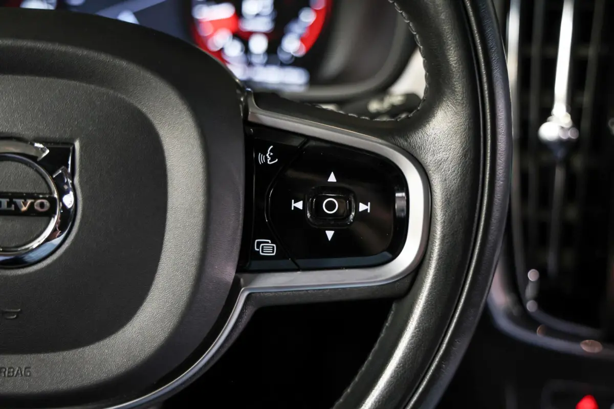 2.0 B4 Business Pro LEER TREKHAAK CAMERA CARPLAY NAVI ADAPTIEF CRUISE.