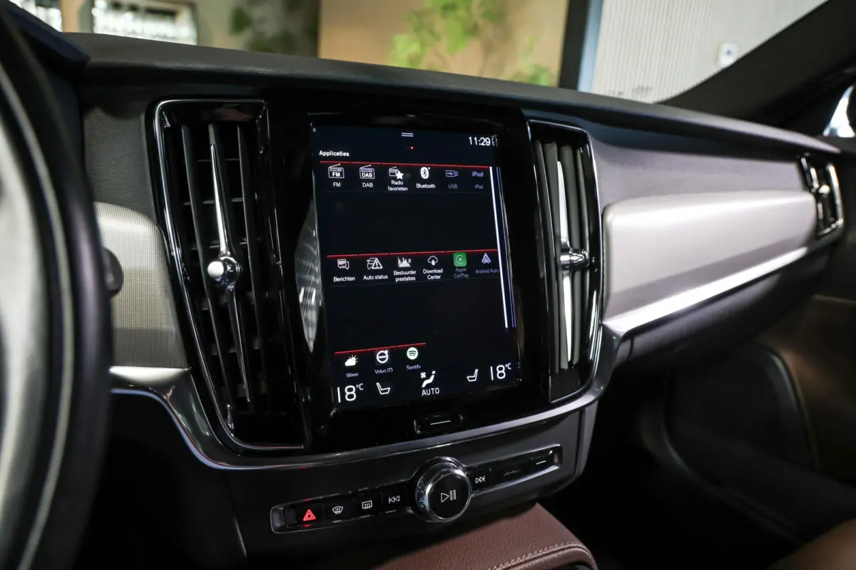 2.0 B4 Business Pro LEER TREKHAAK CAMERA CARPLAY NAVI ADAPTIEF CRUISE.