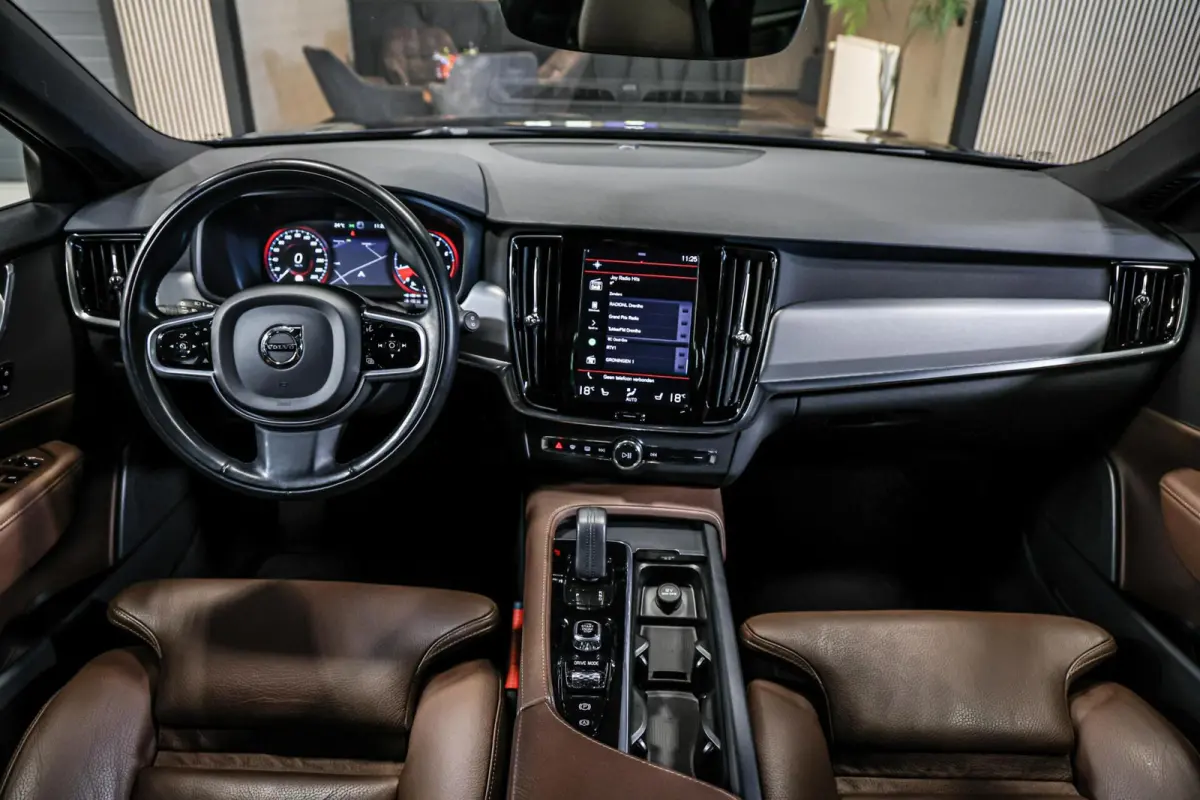 2.0 B4 Business Pro LEER TREKHAAK CAMERA CARPLAY NAVI ADAPTIEF CRUISE.