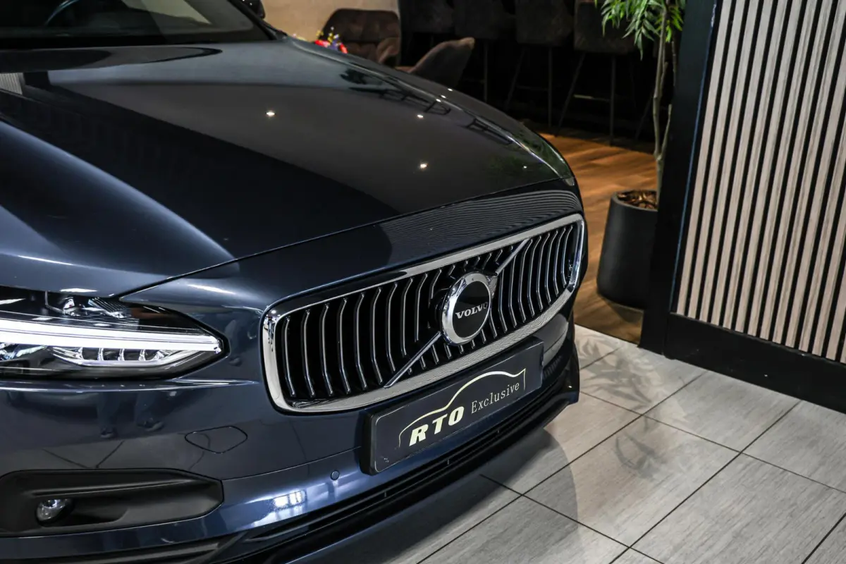2.0 B4 Business Pro LEER TREKHAAK CAMERA CARPLAY NAVI ADAPTIEF CRUISE.