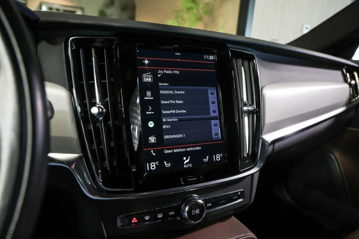 2.0 B4 Business Pro LEER TREKHAAK CAMERA CARPLAY NAVI ADAPTIEF CRUISE.