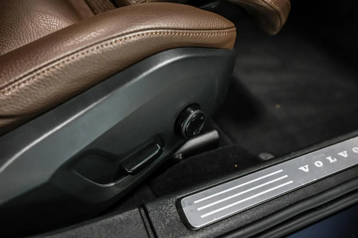2.0 B4 Business Pro LEER TREKHAAK CAMERA CARPLAY NAVI ADAPTIEF CRUISE.