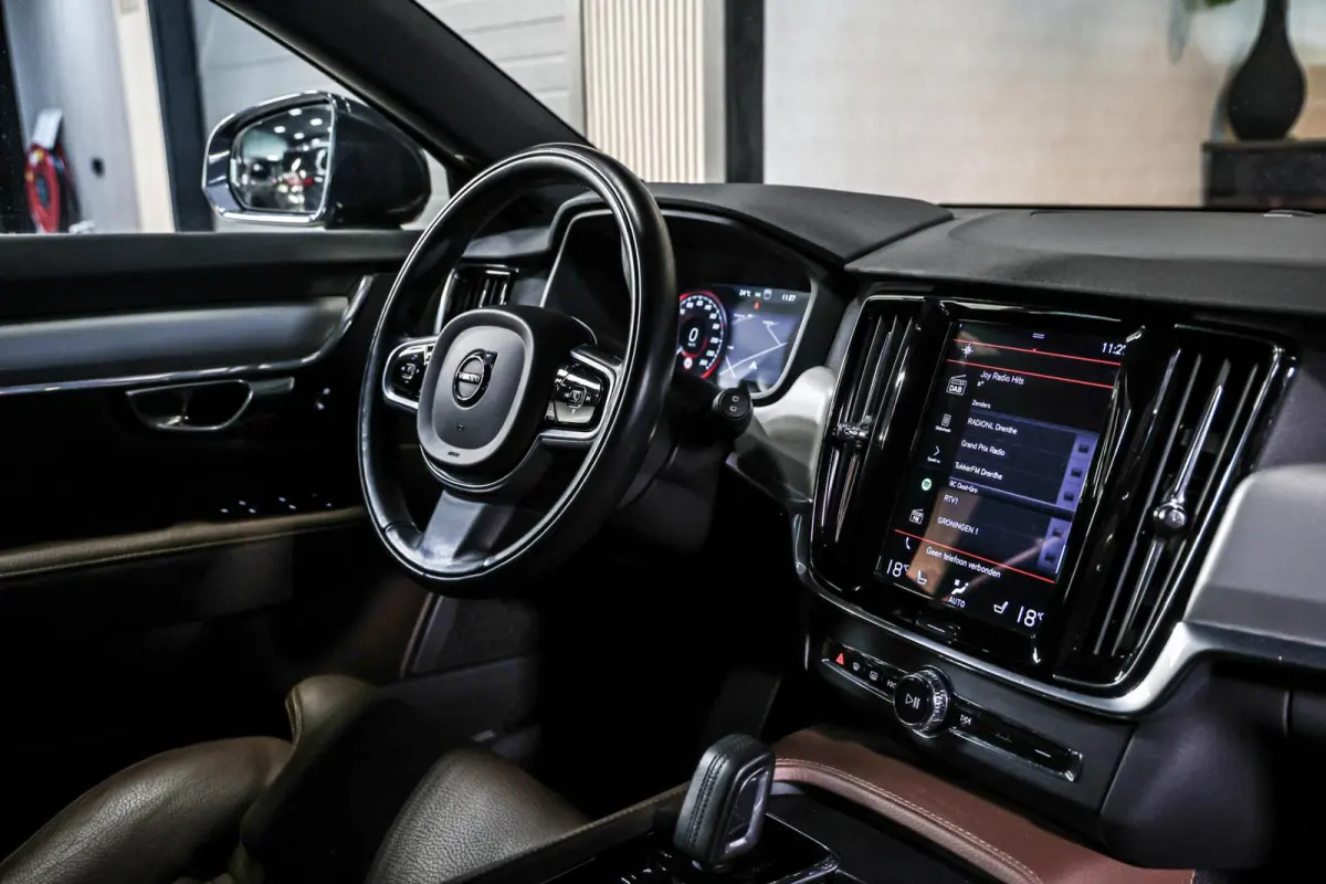 2.0 B4 Business Pro LEER TREKHAAK CAMERA CARPLAY NAVI ADAPTIEF CRUISE.