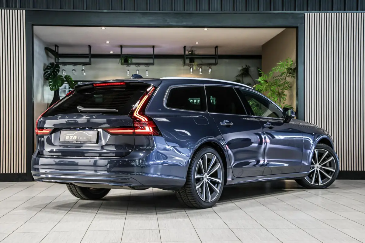 2.0 B4 Business Pro LEER TREKHAAK CAMERA CARPLAY NAVI ADAPTIEF CRUISE.