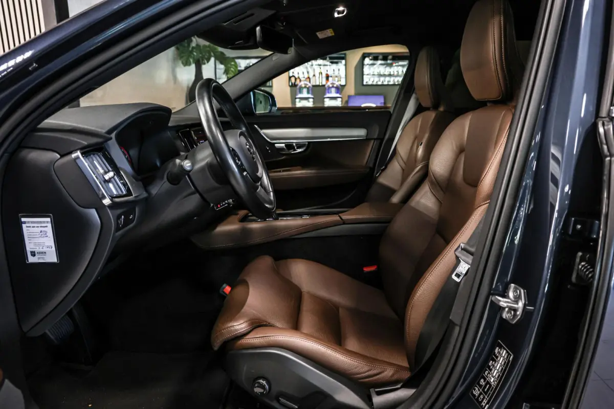 2.0 B4 Business Pro LEER TREKHAAK CAMERA CARPLAY NAVI ADAPTIEF CRUISE.