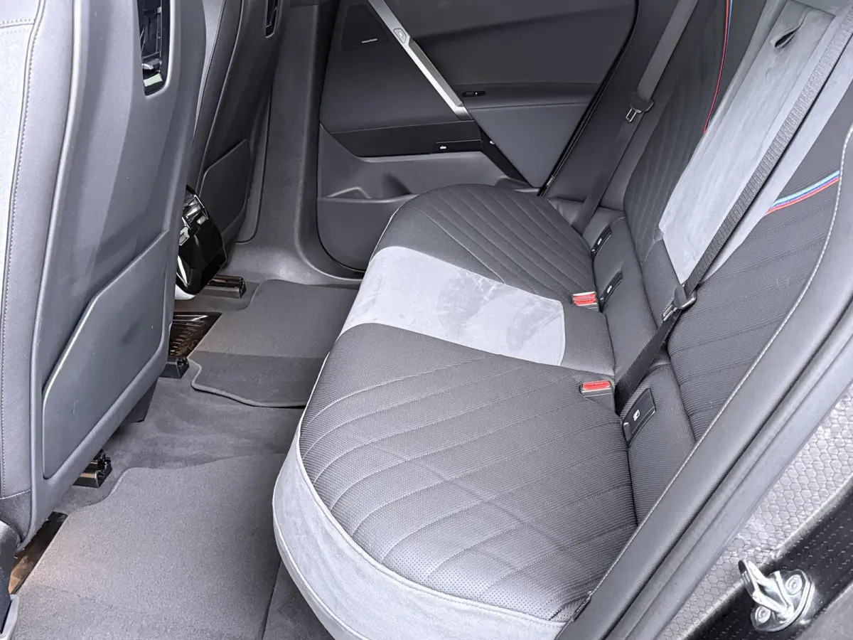 xDrive45 101 kWh | SoH 100% | M Sport Pro  | Trekhaak | 21" | Driving Assistant Professional |  Stuurverwarming |