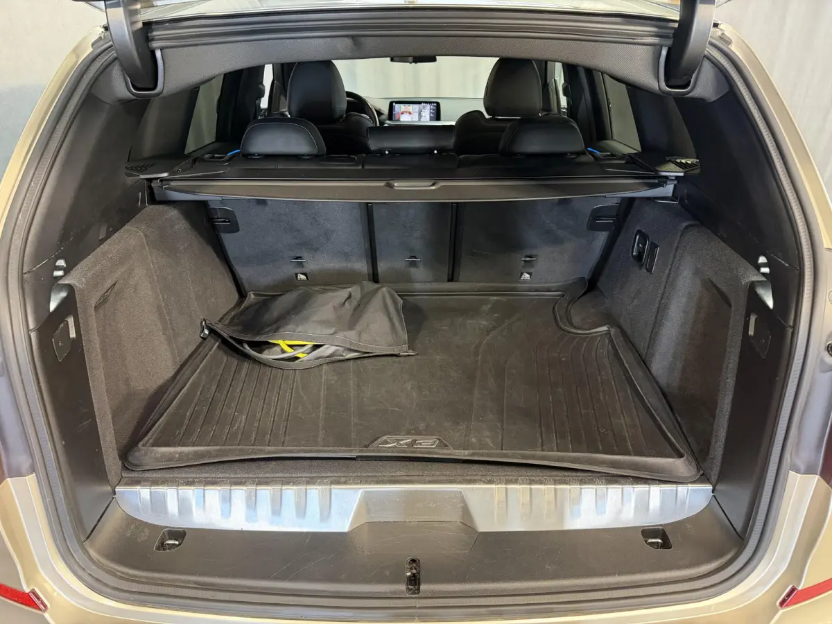 xDrive30e High Executive M Sport 20"/SOH 85%/Trekhaak/Adaptieve cruise/360 camera/HiFi/Keyless/Stoelverwarming/Apple Carplay & Android Auto