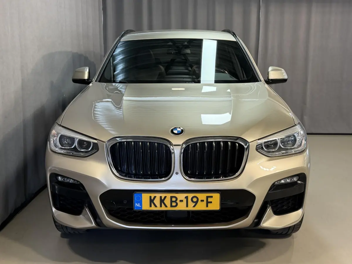 xDrive30e High Executive M Sport 20"/SOH 85%/Trekhaak/Adaptieve cruise/360 camera/HiFi/Keyless/Stoelverwarming/Apple Carplay & Android Auto
