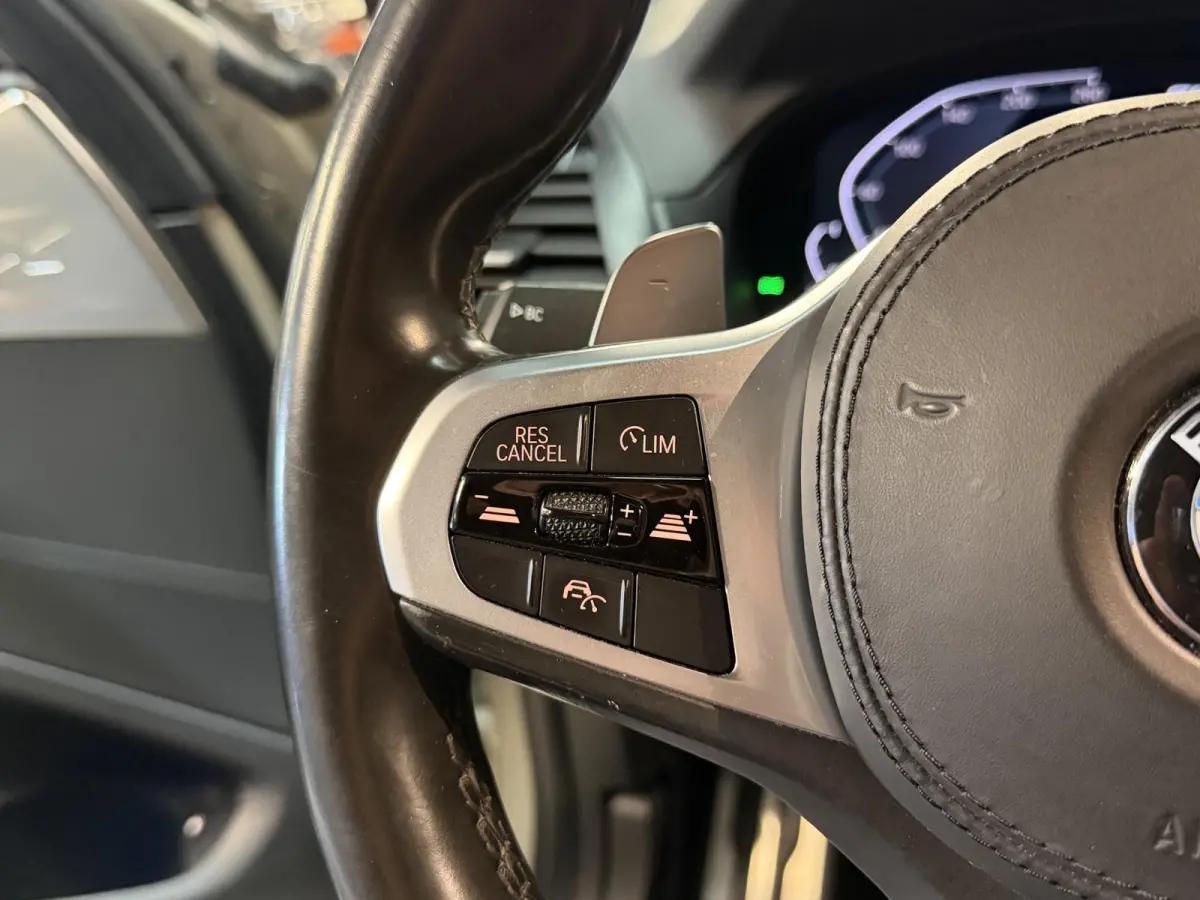 xDrive30e High Executive M Sport 20"/SOH 85%/Trekhaak/Adaptieve cruise/360 camera/HiFi/Keyless/Stoelverwarming/Apple Carplay & Android Auto