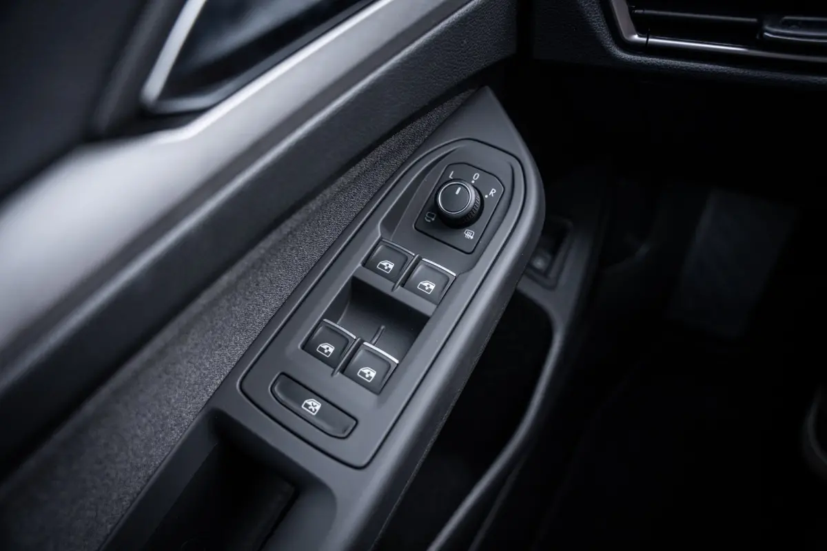 Life Edition eHybrid | TREKHAAK | ADAPT.CRUISE | CAMERA | APP.CONNECT | KEYLESS | FULL.LED | DAB |